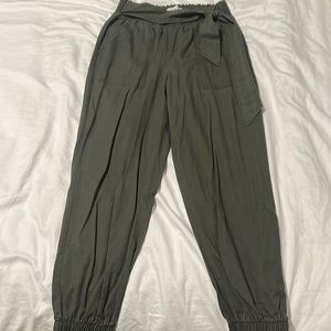 New with Tags Ambercrobie High Waisted Jogger Pant